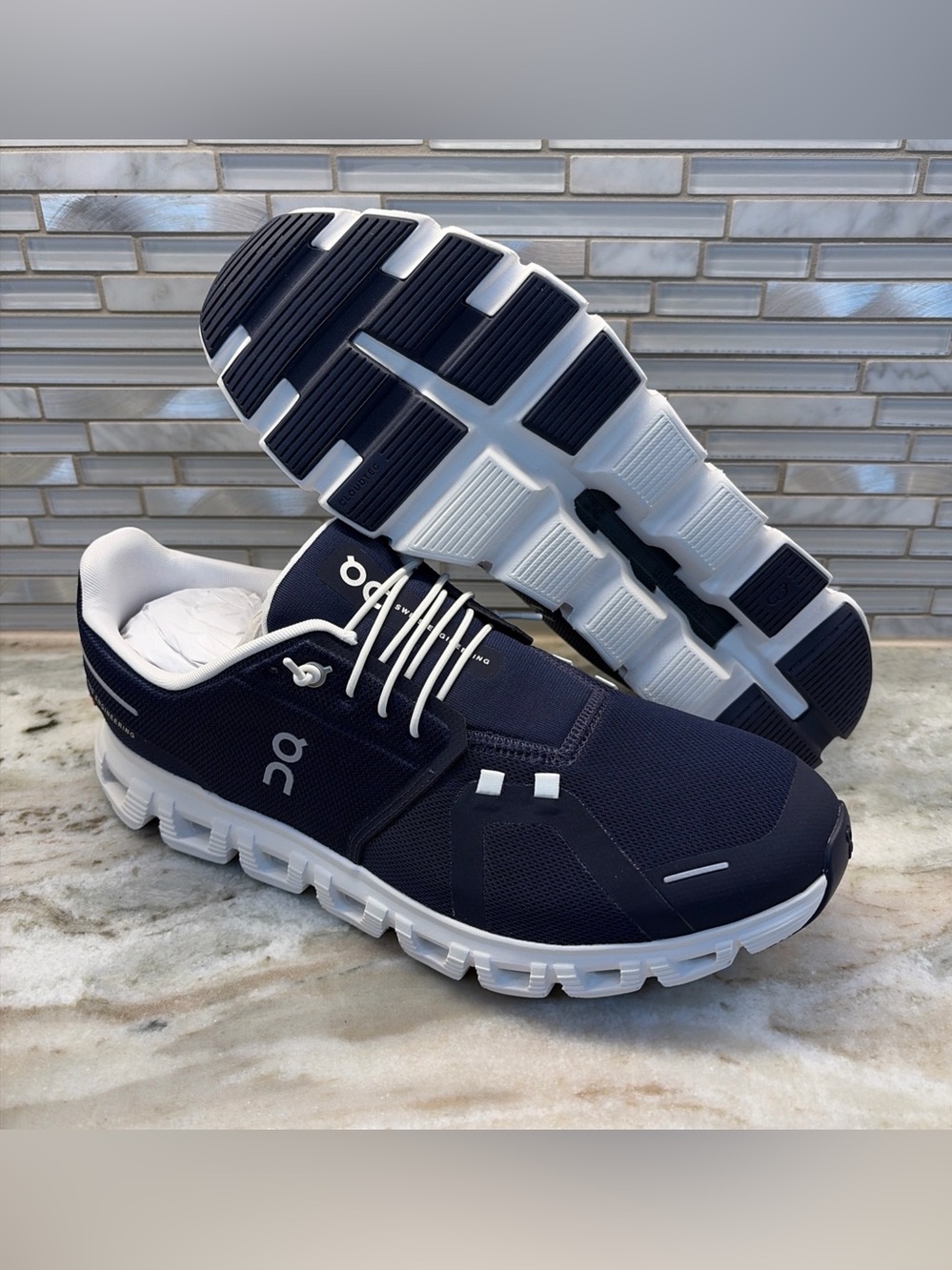 On Cloud 6 Midnight / White Men’s Lightweight Running Shoes US 11.5